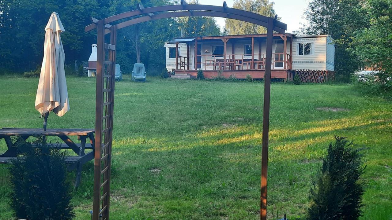 Domki Nad Jeziorem "Polwysep Suryty" Eksteriør bilde